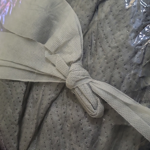 NWOT STILL N PLASTIC Budge cover 4 vehicle  size 2 gray - Picture 3 of 5